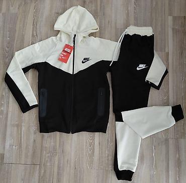 Komplet trenerke: Dečiji model trenerke 14 3300 din — 10