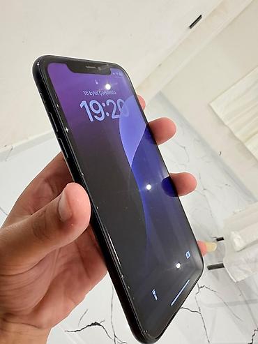 Mobil telefonlar: IPhone Xr, Qara, Qırıq — 6