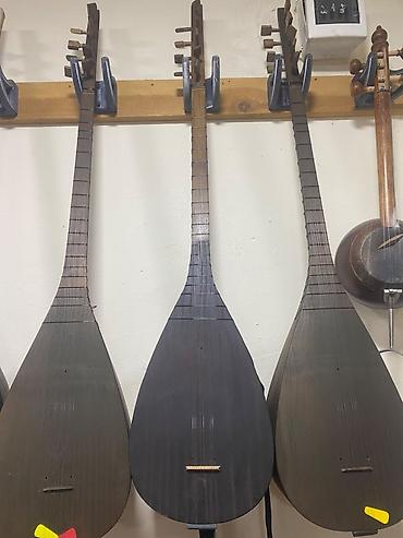 Məhsul: Saz (uzun saplı, bağlama tipli xalq çalğı aləti) Təsvir: -