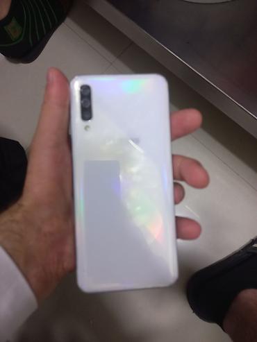 a50 ekranı: Samsung Galaxy A50, rəng - Ağ, İki sim kartlı — 2