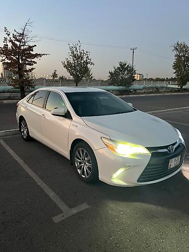 ev: Toyota Camry: 2016 г., Гибрид, Седан — 1