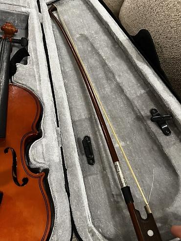 saz: Skripka dəsti - Korpus: klassik 4/4 ölçülü skripka, parlaq lak — 3