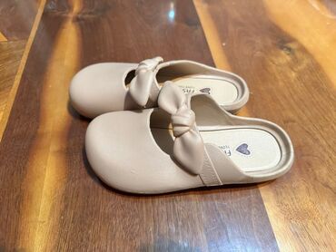 Детская обувь: Резина тапочки для девочек 34-35 р