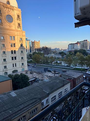 Uzunmüddətli kirayə mənzillər: TƏCİLİ SATILIR. Yasamal rayonu, Füzuli küçəsi, 5 mərtəbəli binanın — 8