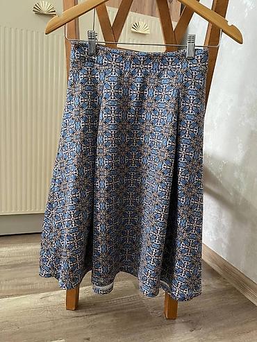 Ətəklər: Ətək Stradivarius, əla vəziyyətdədir, az geyinilib. Ölçü S. Юбка, в — 1