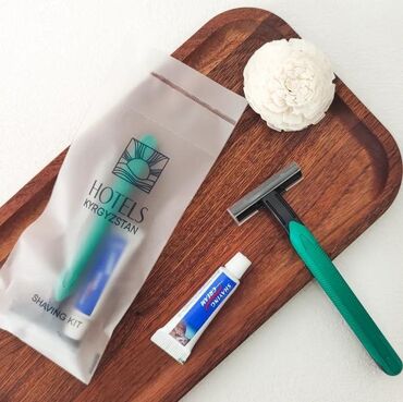 Графические дизайнеры: Графический дизайнер — 18