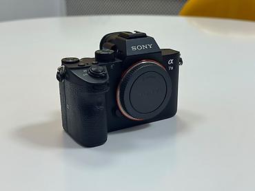 sony a7s iii: Sony α7 III (ILCE‑7M3) — тушка E‑mount. Ключевые особенности: - — 1