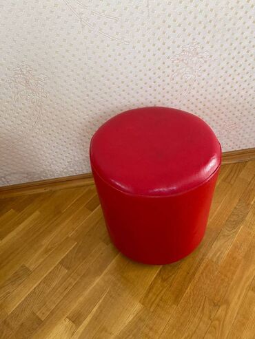пуф: Новый, Пуфик-стул, цвет - Красный, Нет доставки