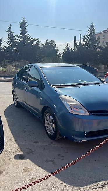 prius r17: Toyota prius icareye verilir depozit 150 manat gunlik icaresi 25 man — 1