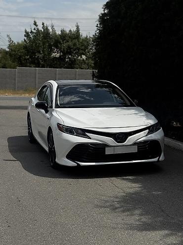таета платз: Toyota Camry: 2019 г., Гибрид, Седан — 6