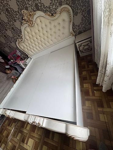 Спальные гарнитуры: Двух спальный кровать . Хорошем состоянии,не скрепитне — 4