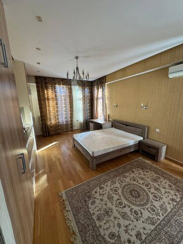 Долгосрочная аренда квартир: 4 комнаты — 10