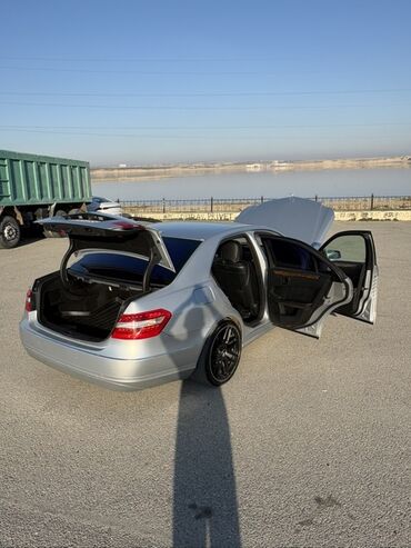 Mercedes-Benz: Mercedes-Benz E 220: 2.2 l | 2011 il Sedan -da lalafo.az — 18 Mercedes-Benz: Mercedes-Benz E 220: 2.2 l | 2011 il Sedan — 18