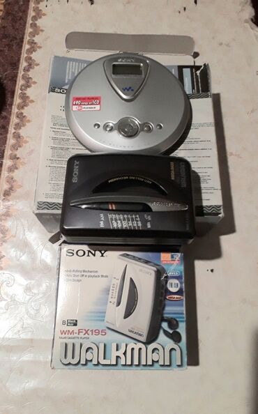 Minidisk və disk pleyerlər: Sony walkman CD və kasset pleyerlər ikisi bir yerdə satılır. CD