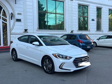 Hyundai: Hyundai Elantra: 2 l | 2017 il Sedan