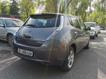 лифы: Nissan Leaf: 2013 г., Автомат, Электромобиль, Хетчбек