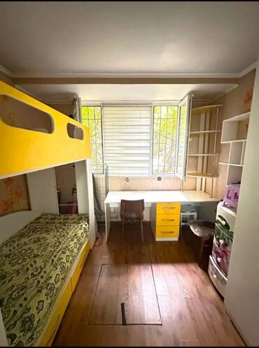 продам 3 х ком кв в мкр: 2 комнаты, 42 м², 104 серия, 1 этаж, Дизайнерский ремонт
