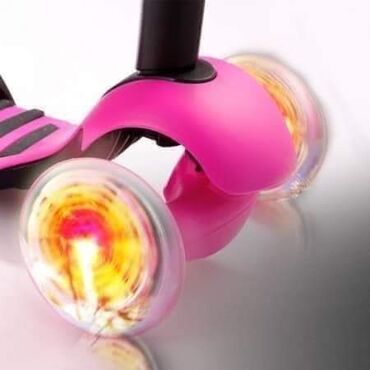 Ostale dečije stvari: Najtraženiji 🥰TROTINET BUBAMARA SA SVETLEĆIM TOČKOVIMA 🥰 CENA 4999 — 8