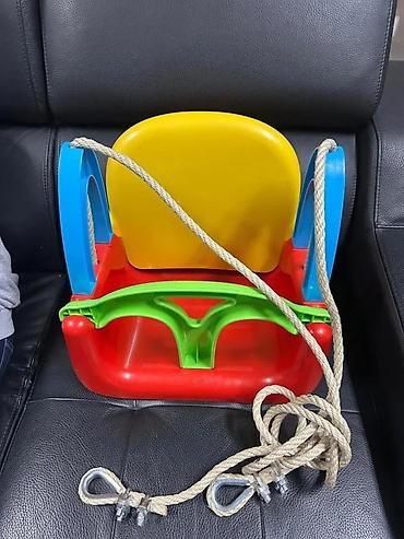 Njihalice: Dečija viseća ljuljaška sa ogradicom i naslonom - Troslojno sedište — 3