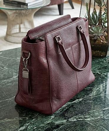 shooter torbe: Elegantna ženska torba od prave kože u bordo boji. - Materijal — 1