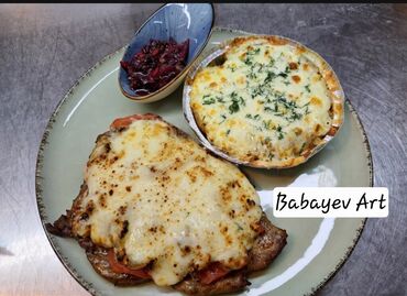 Aşpazlar: Hamburqer ustası, 24 yaş, 6 ildən artıq təcrübə — 12