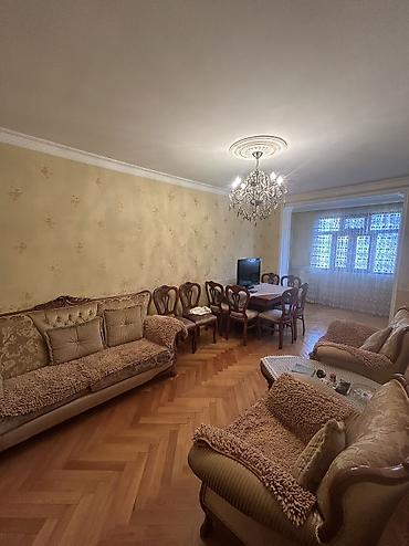 Yeni tikili: 4 otaqlı mənzil – klassik interyer - Geniş salon: parket döşəmə — 14