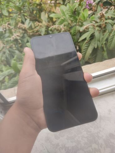 xiaomi mi3 16gb silver: Donması yoxdur ekranı düzəltdirib veriləcək qiymətlə razılaşmaq olar