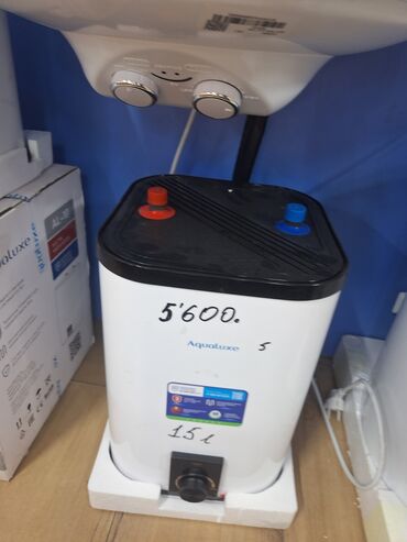 Унитазы: Электрический водонагреватель Aqualuxe объемом 15 литров, выполненный