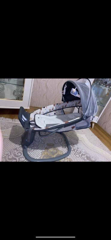 toxunma usaq tklri: Uşaq üçün elektrikli beşik/riyker - Rəng: boz tonlarda, heyvan