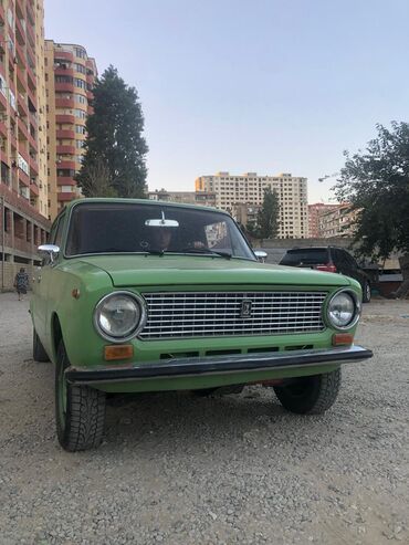 soyuducu maşın: Zavod maşındır.vurugu eziyi deyisen detali olmayib.motor most karobka