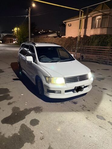 домик на колесо: Mitsubishi Chariot: 1989 г., 2.4 л, Автомат, Бензин, Минивэн