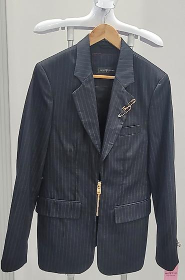 qəd: Zolaqlı qara bleizer + denim mini ətək dəsti - Bleizer: tünd boz/qara — 3