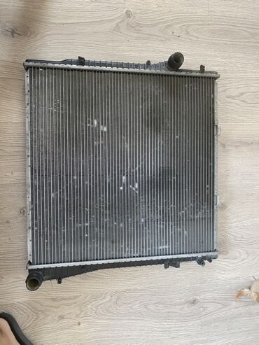 Ban, Kuzov hissələri: BMW X5 E53 2001 il 3.0 motor Radiator yaxsi vezyetdedi, yoxlanilib