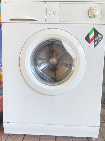 профессиональная стиральная машина: Стиральная машина Indesit, Б/у, Автомат, До 6 кг, Компактная