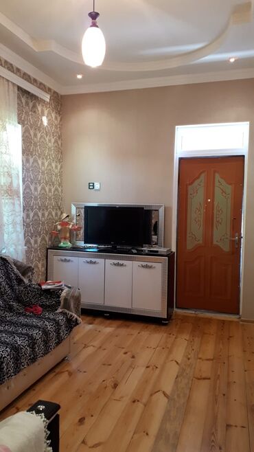 Həyət evləri və villaların satışı: Binəqədi qəs. 3 otaqlı, 65 kv. m, Orta təmir — 1