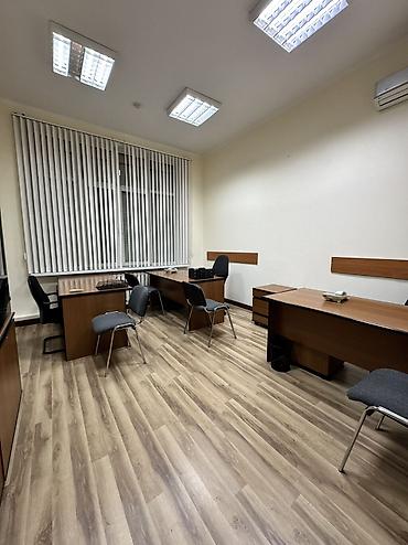 Аренда офисов: Сдаю Офис целиком: 300 м², В жилом комплексе, С ремонтом, Первая линия, С отдельным входом, С отдельным санузлом — 19