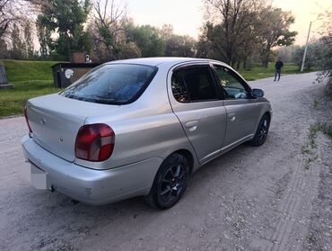 Toyota: Toyota Platz: 2000 г., 1 л, Автомат, Бензин, Седан
