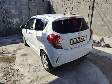 bud e9: Chevrolet Spark: 2016 г., 1 л, Автомат, Бензин, Хэтчбэк — 4