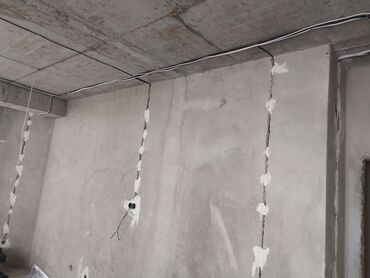 Электрики: Электрик | Демонтаж электроприборов, Монтаж выключателей, Монтаж розеток Больше 6 лет опыта — 15