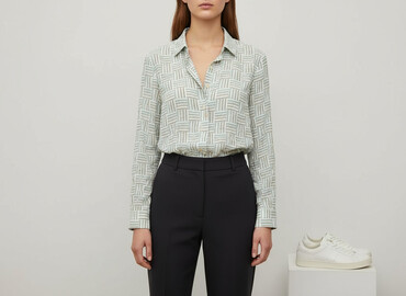 dżinsy do marynarki: Marks & Spencer, Women's blouse, size S