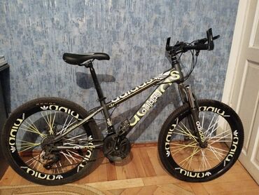 velosipedler instagram: İşlənmiş Şəhər velosipedi Adidas, 24", Ödənişli çatdırılma