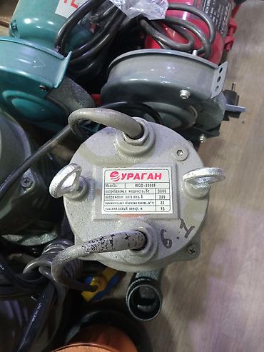 Насосы: Погружной водяной насос с оранжевым корпусом предназначен для — 18