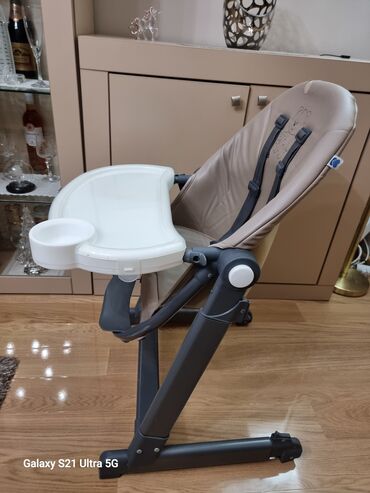 Hranilice: Stolica za hranjenje Kikka Boo. U odlicnom stanju. Jako prakticna — 9