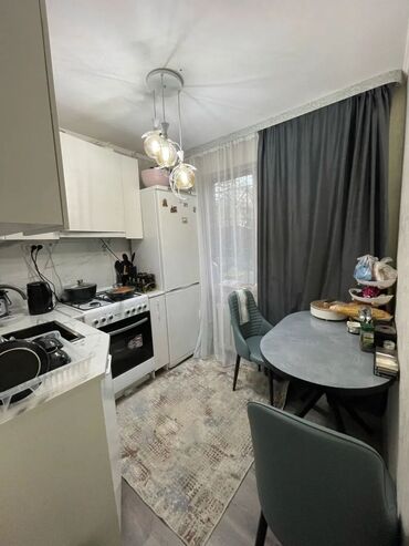 бокс для малярки: 3 комнаты, 60 м², 104 серия, 4 этаж, Евроремонт