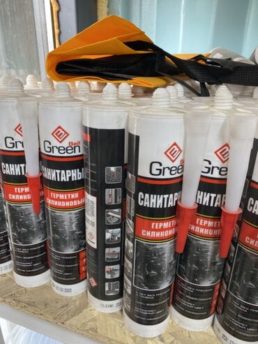 Сухие смеси и грунтовка: Санитарный силиконовый герметик Green Belt предназначен для