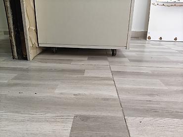 rezin yataq: Ağ rəngli iki qapılı şkaf - Minimalist dizayn, hamar səthlər və metal — 8