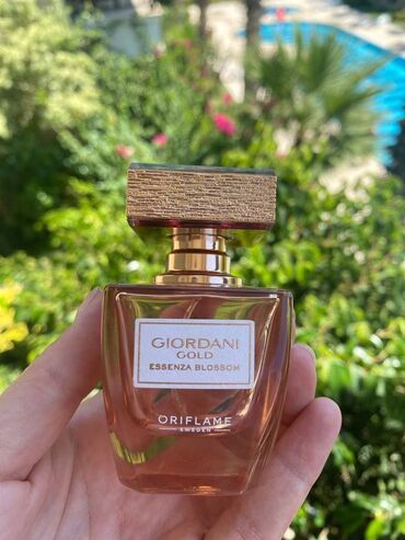 qarin ve bel piylerini eritmek: Giordani Gold Blossom parfumu