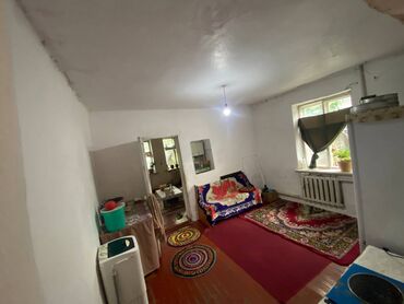 продаю дом в карабалте: 79 м², 4 комнаты, Требуется ремонт