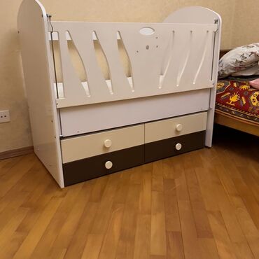 İkimərtəbəli uşaq çarpayıları: Oğlan və qız üçün, Beşik