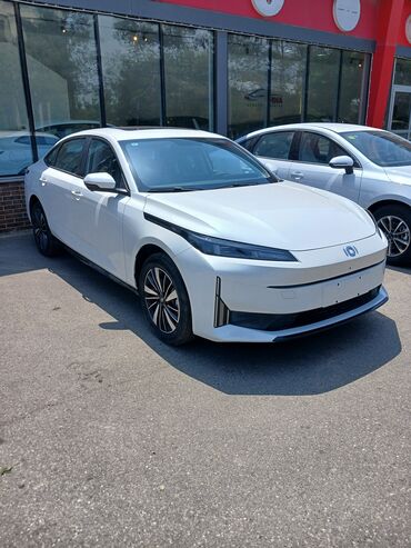 Changan: Changan : 1.5 l | 2024 il Sedan